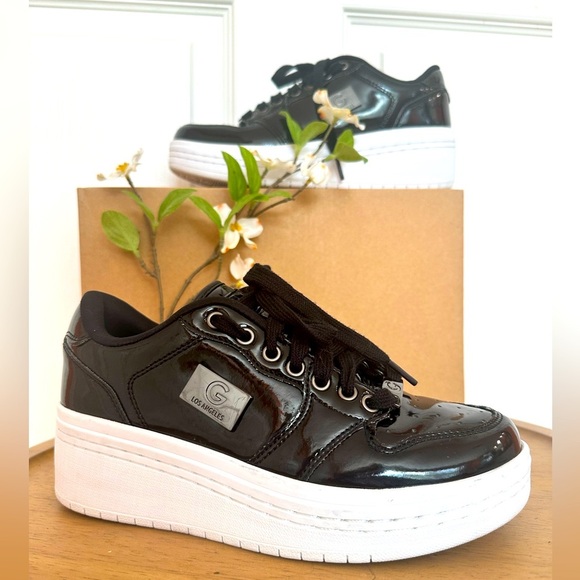 G by GUESS ~ Glossy Black Sneakers with White Platform Soles size 6 - Picture 4 of 9